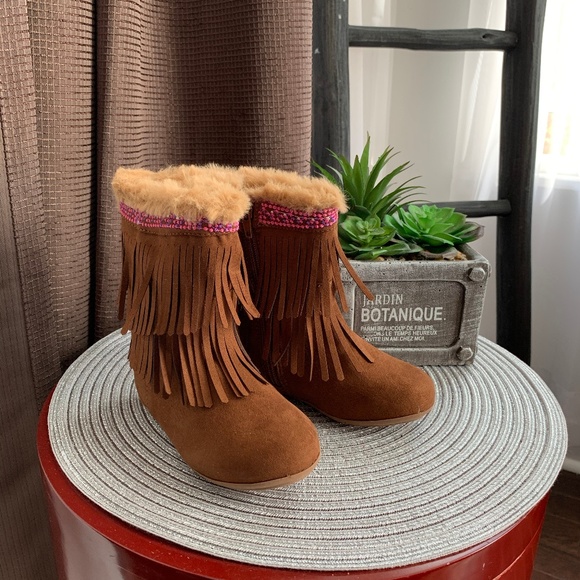 COVERGIRL Other - Boots